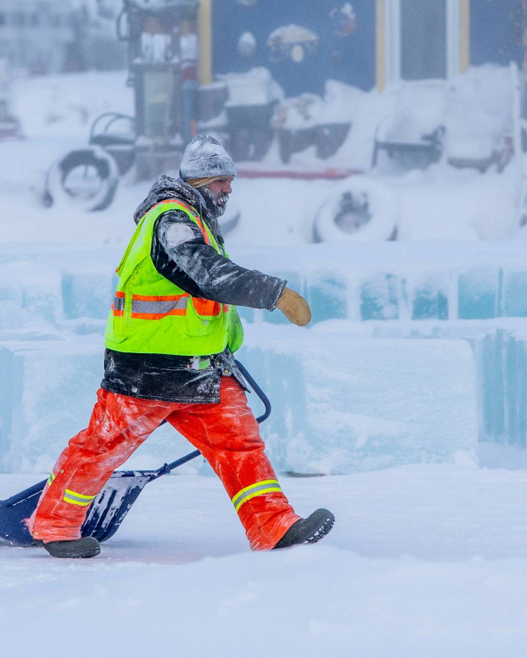 Snowcastle Construction Tours